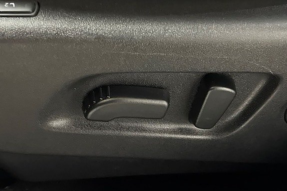 Vehicle Image 28