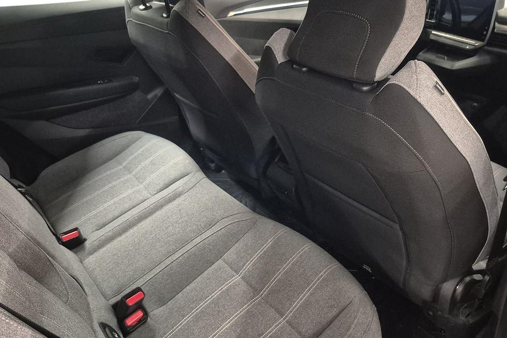 Vehicle Image 17