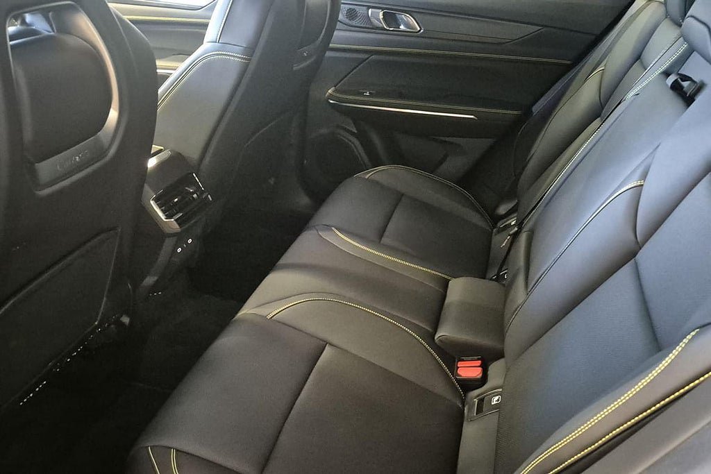 Vehicle Image 18