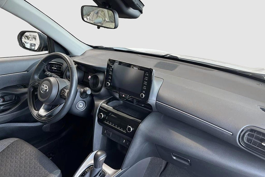 Vehicle Image 9