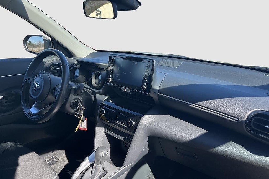 Vehicle Image 9