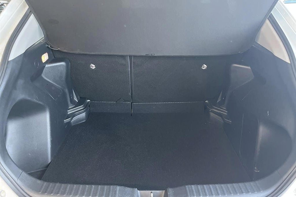 Vehicle Image 13
