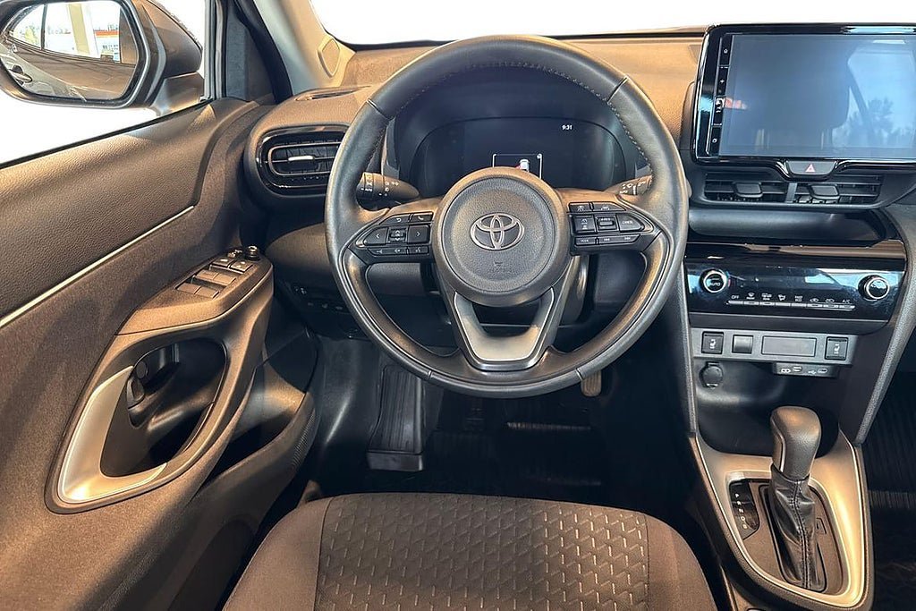 Vehicle Image 11