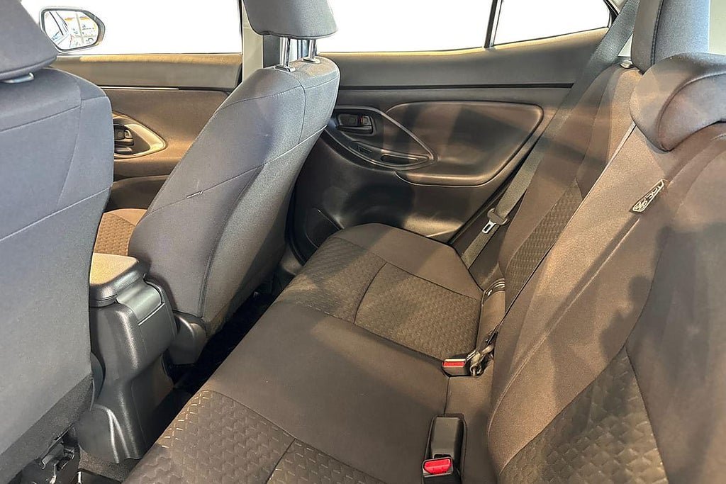 Vehicle Image 13