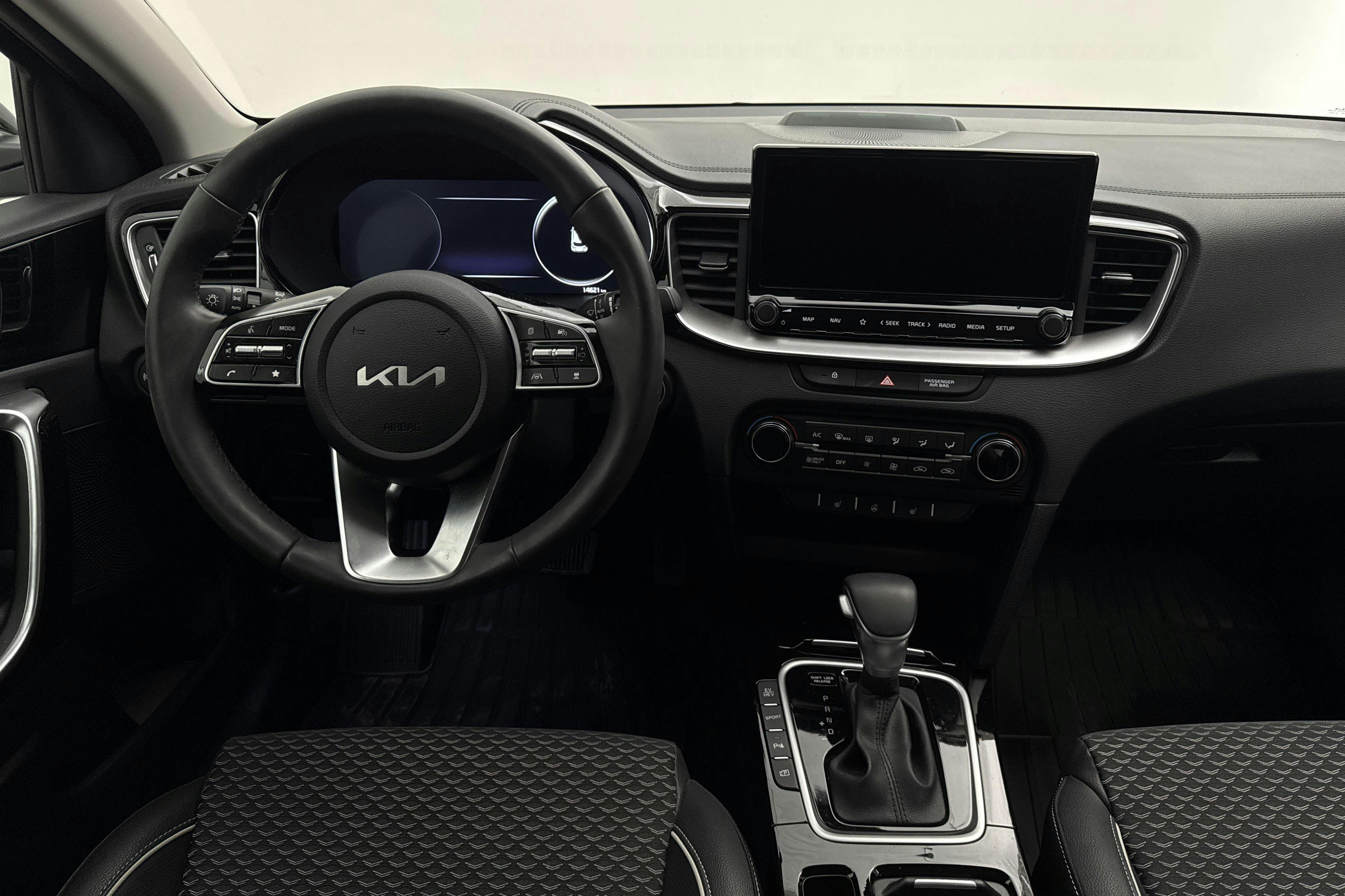 Vehicle Image 18