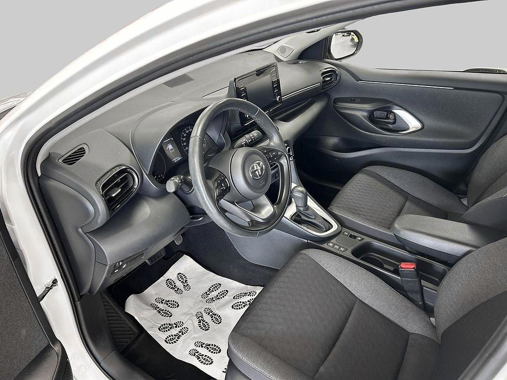 Vehicle Image 14