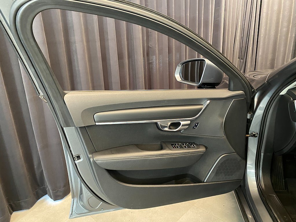 Vehicle Image 28