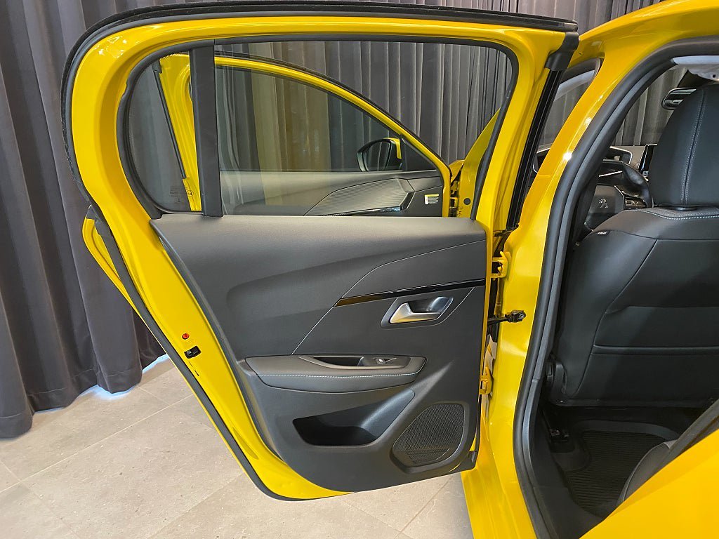 Vehicle Image 38