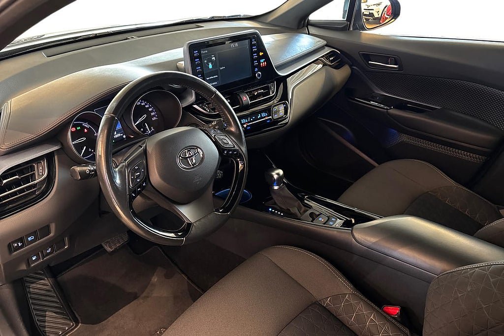 Vehicle Image 11