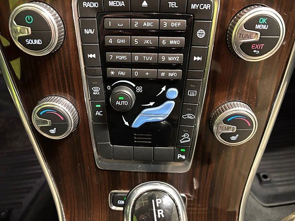 Vehicle Image 24