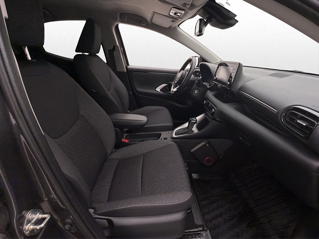Vehicle Image 12