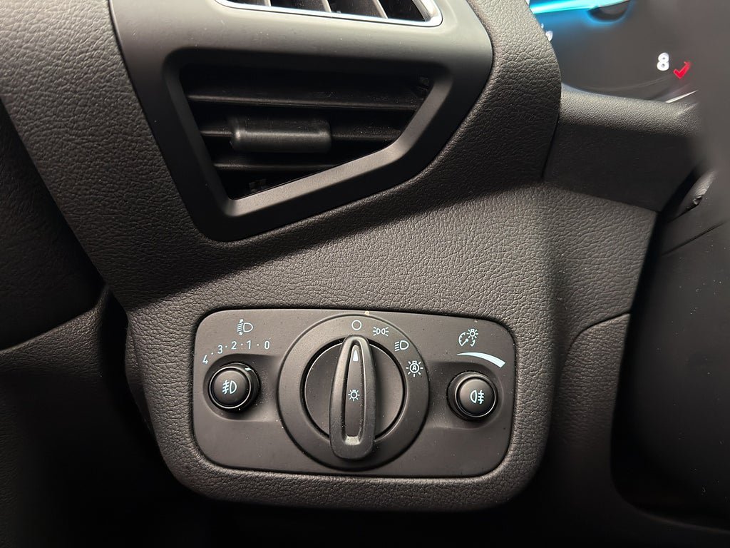 Vehicle Image 26