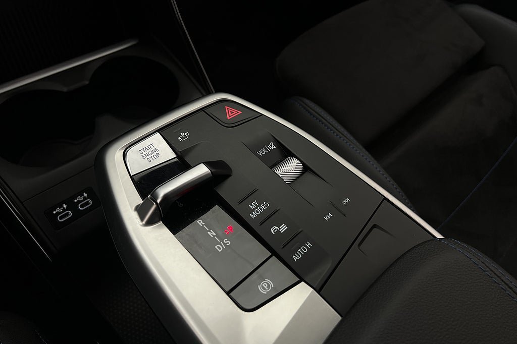 Vehicle Image 24