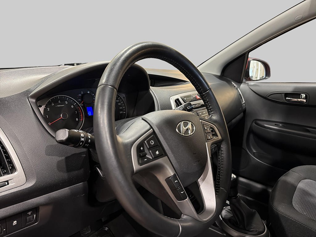 Vehicle Image 14