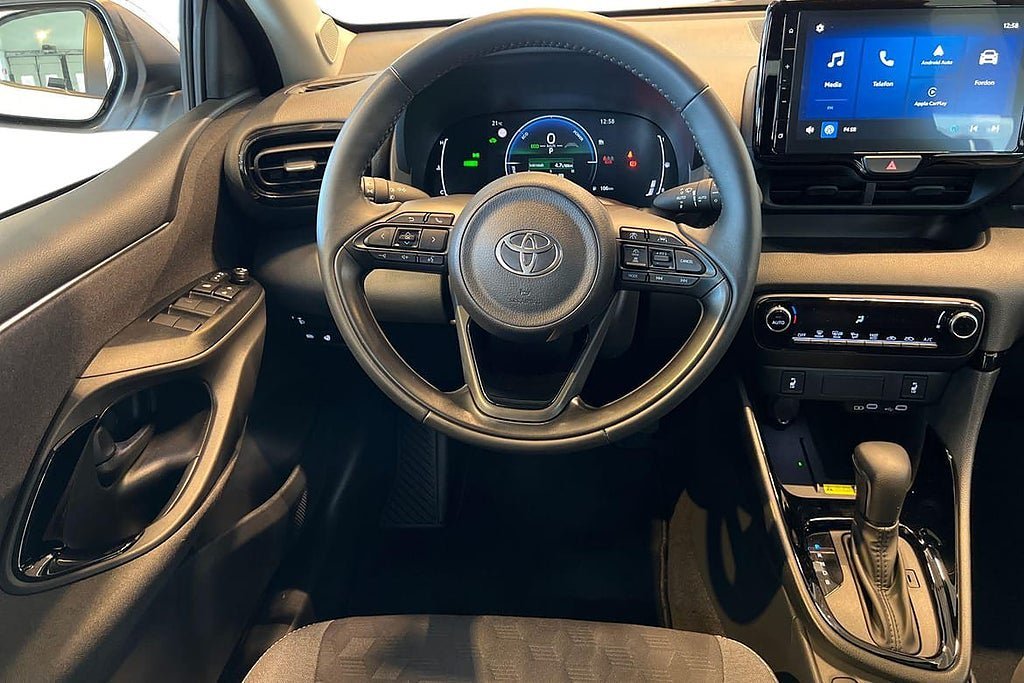Vehicle Image 10