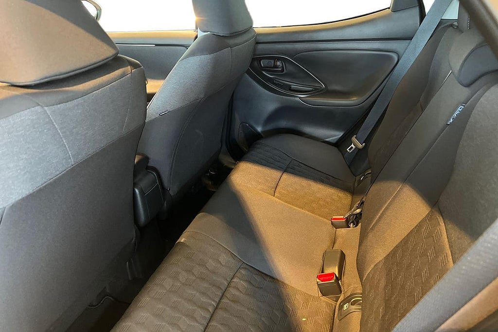 Vehicle Image 12