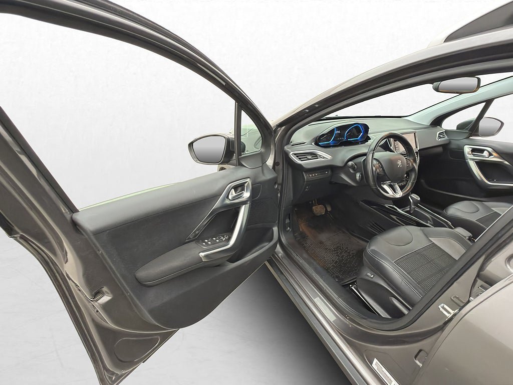 Vehicle Image 10