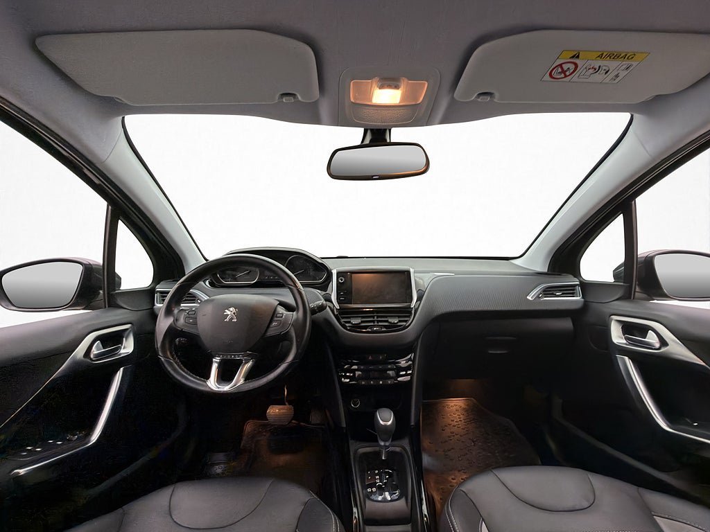 Vehicle Image 12