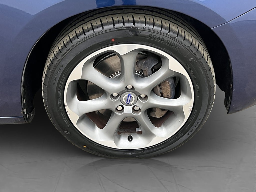 Vehicle Image 24