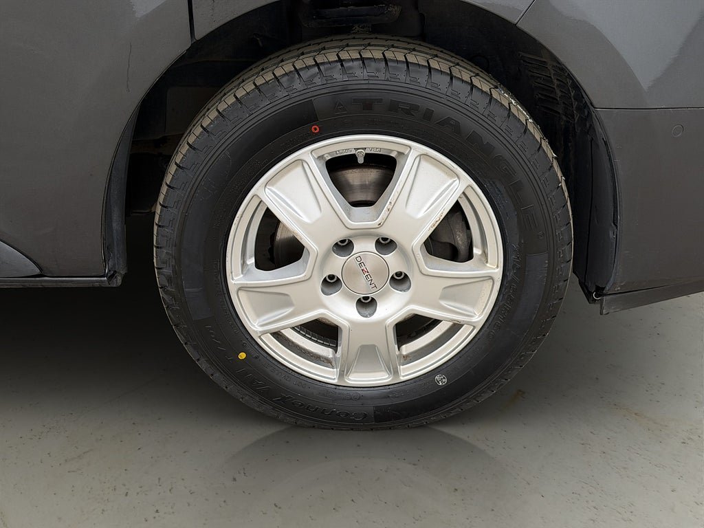 Vehicle Image 36
