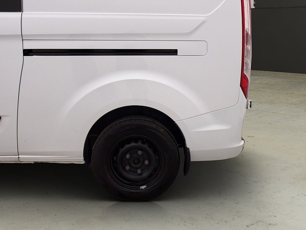 Vehicle Image 32