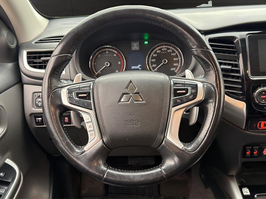 Vehicle Image 17