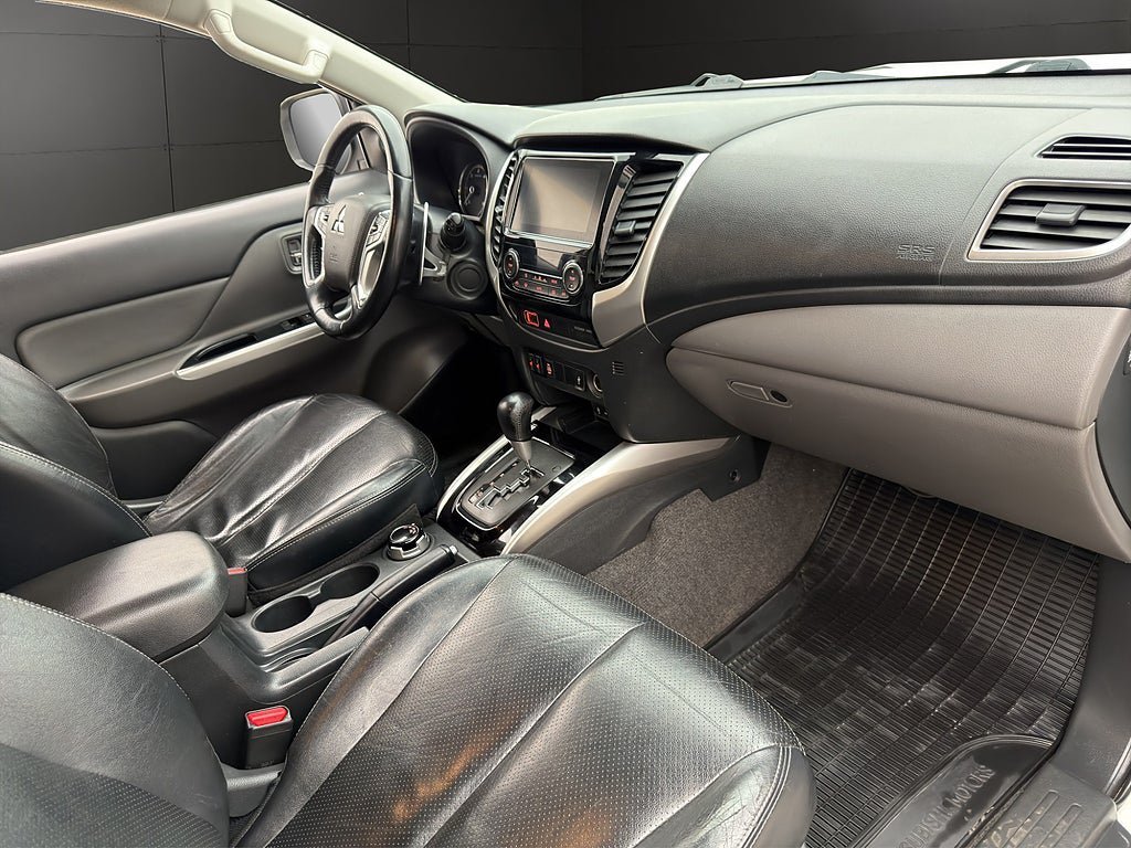Vehicle Image 30