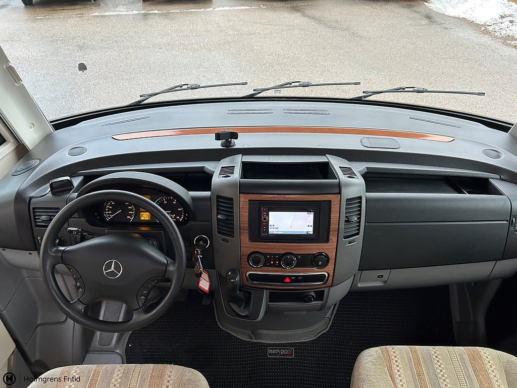 Vehicle Image 23