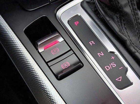 Vehicle Image 24
