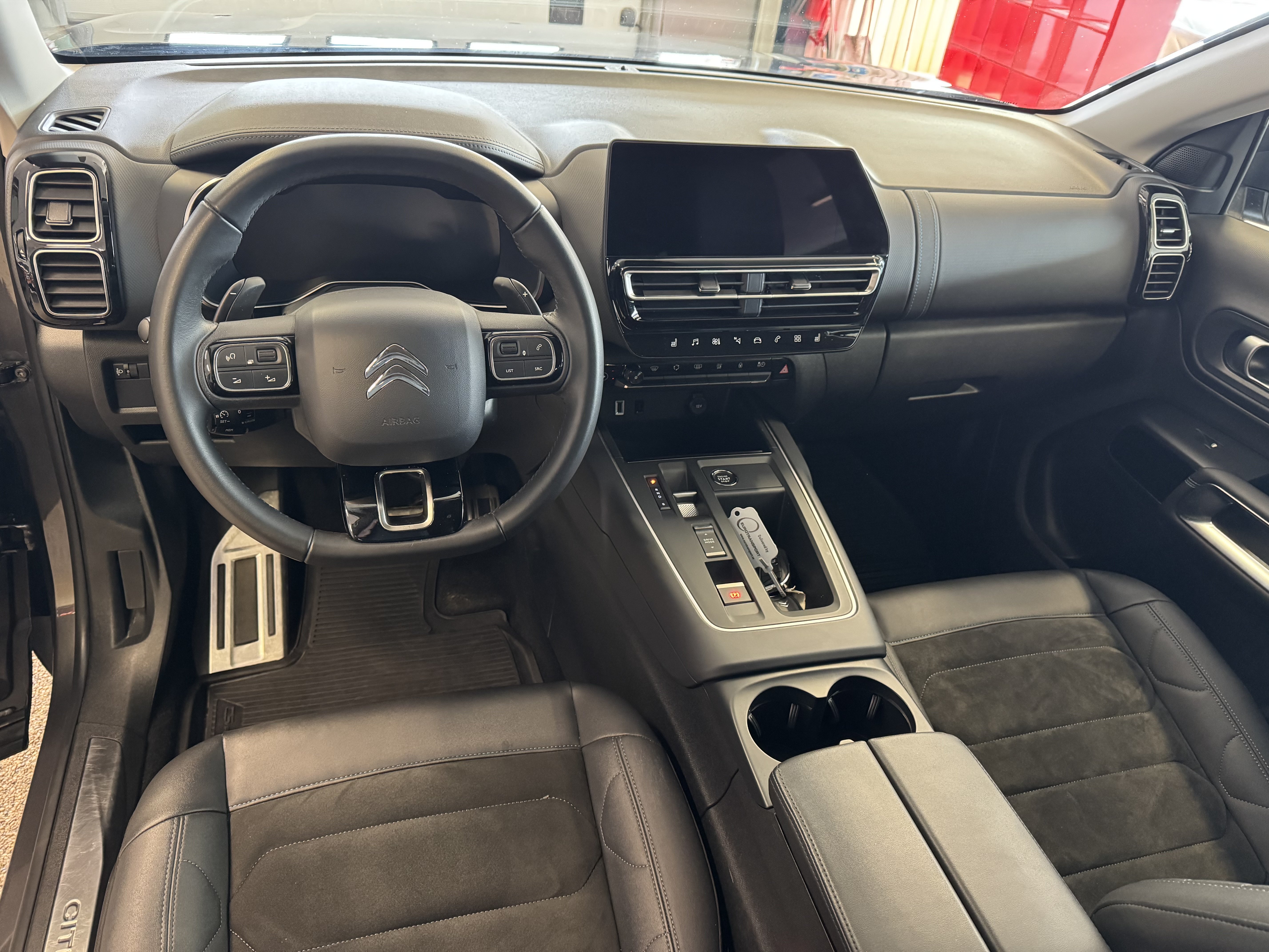 Vehicle Image 8