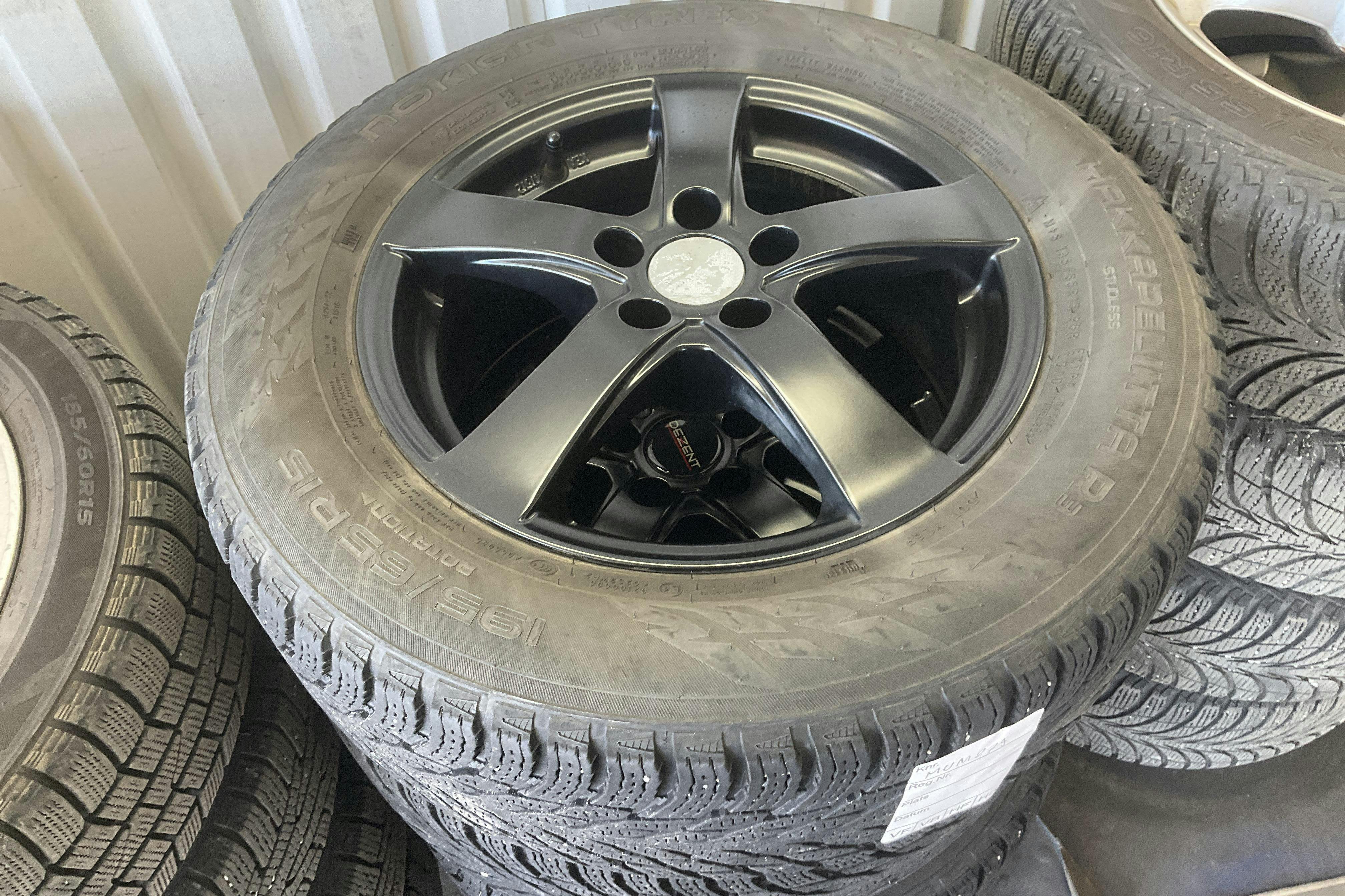 Vehicle Image 12