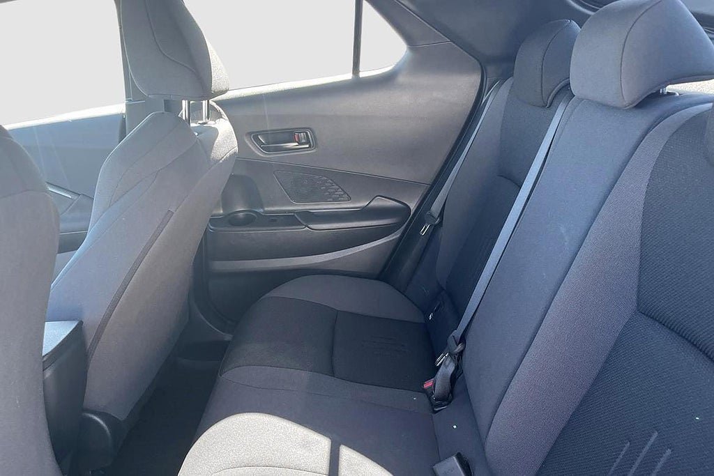 Vehicle Image 9
