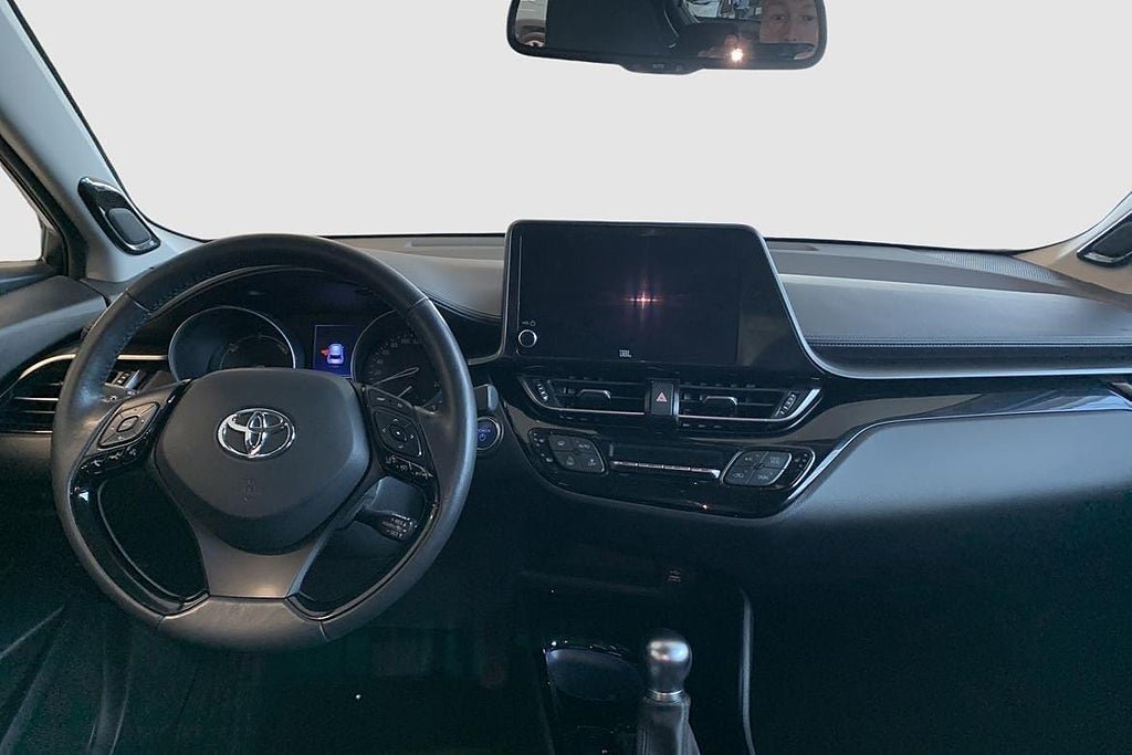 Vehicle Image 11