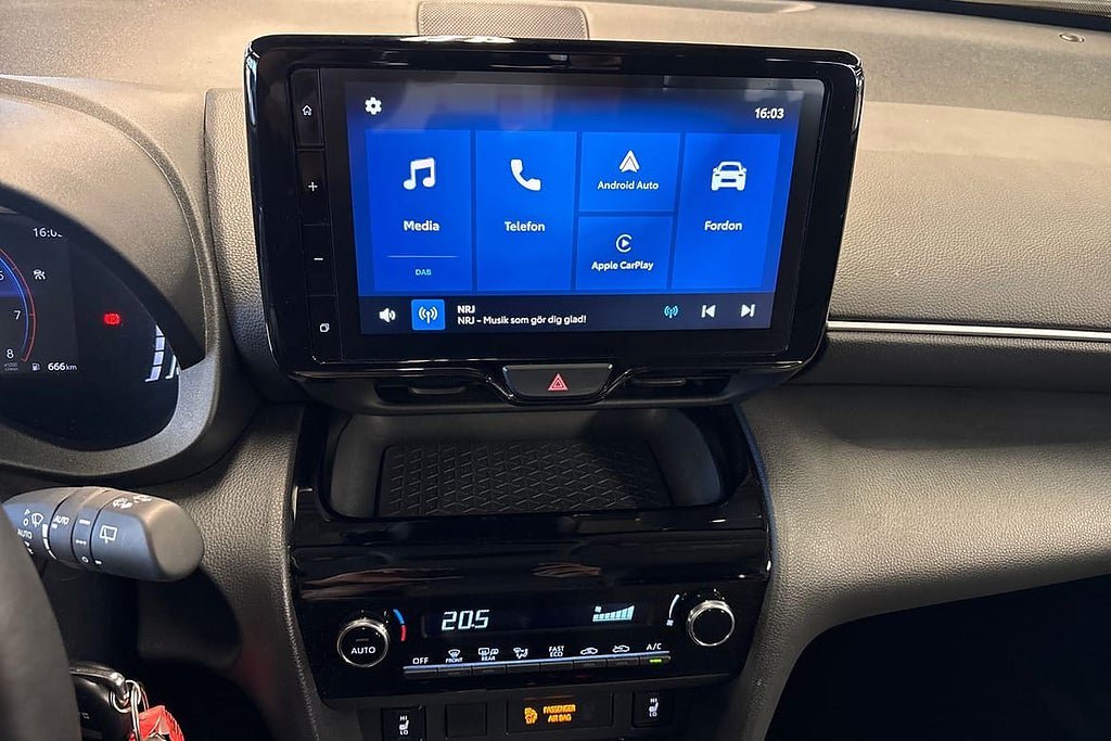 Vehicle Image 15