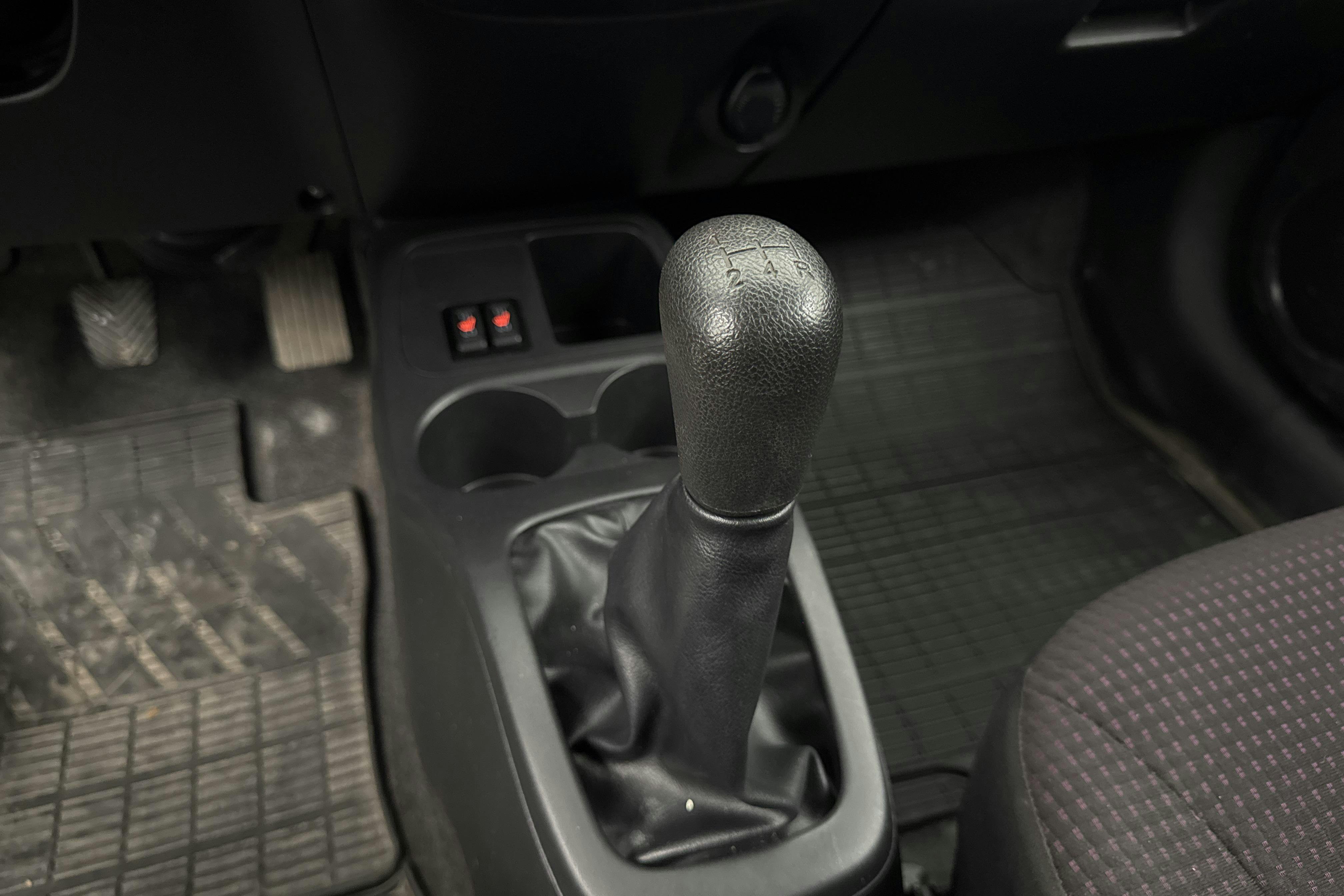 Vehicle Image 12