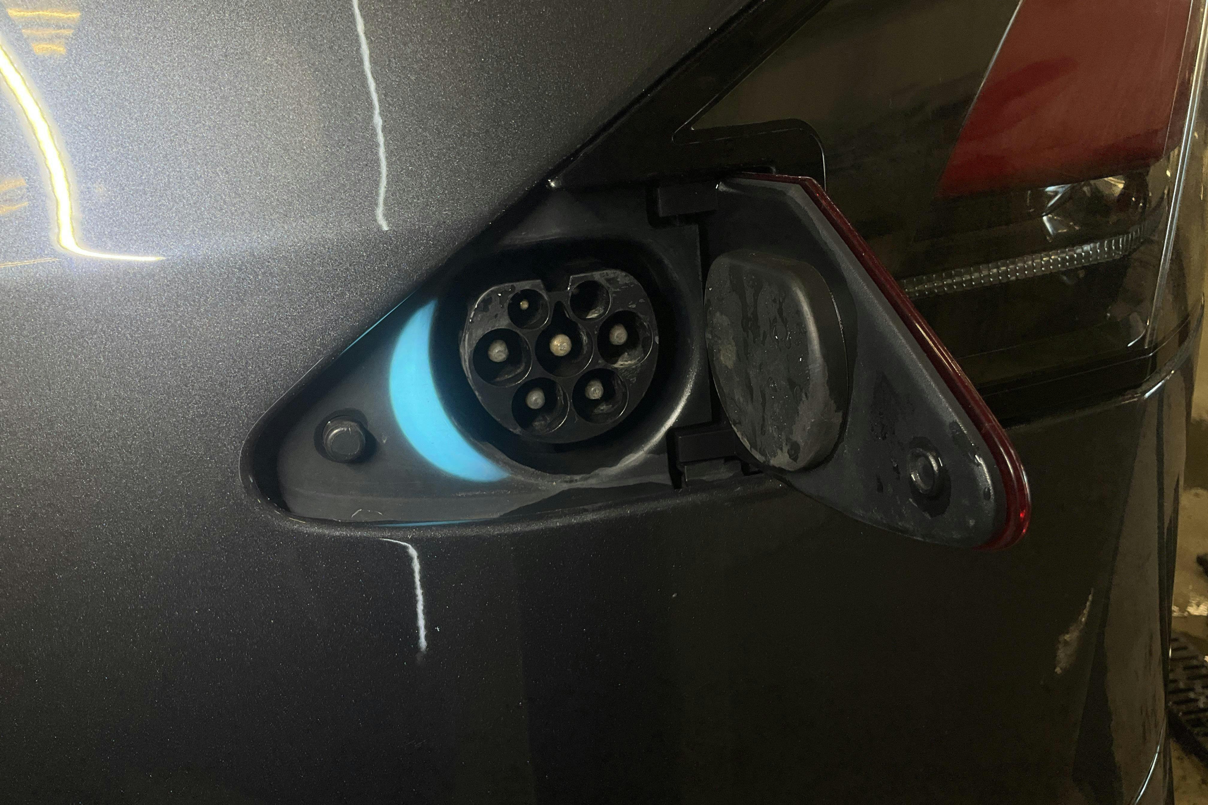 Vehicle Image 25