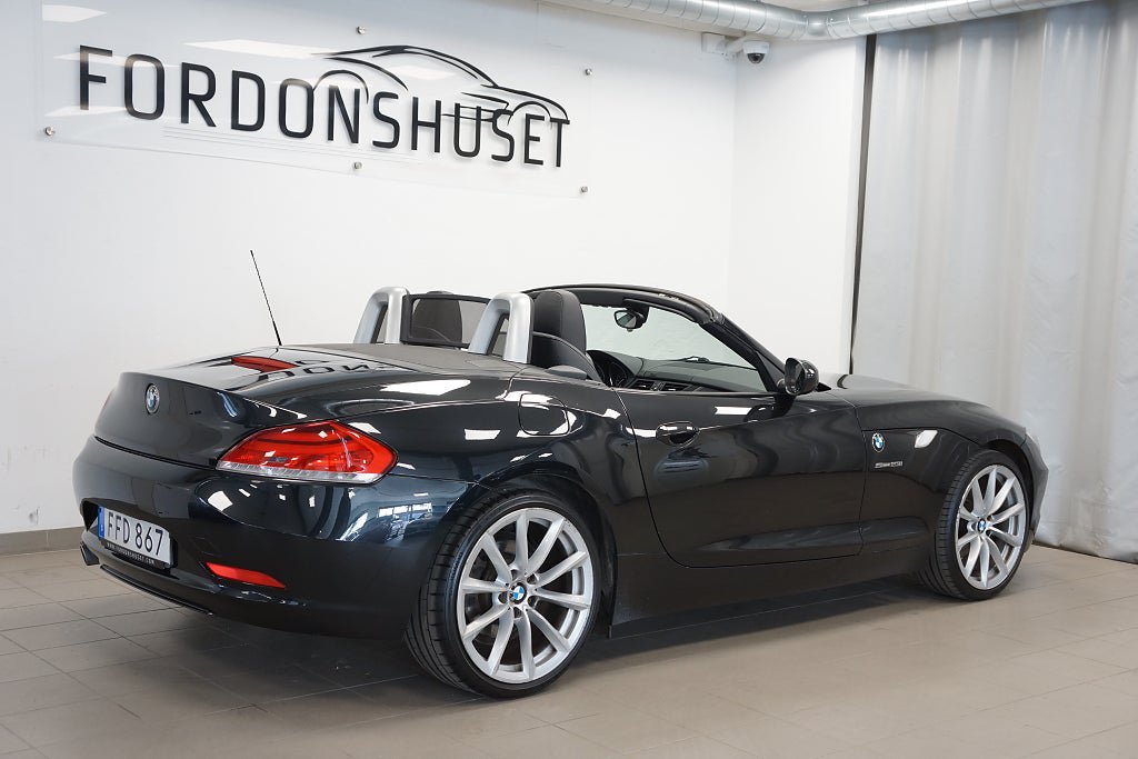 Vehicle Image 6