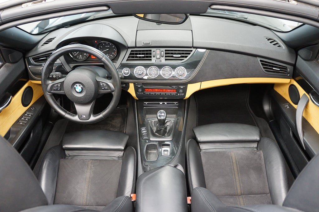 Vehicle Image 11