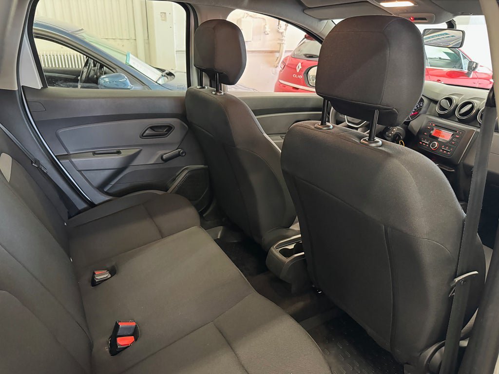 Vehicle Image 16