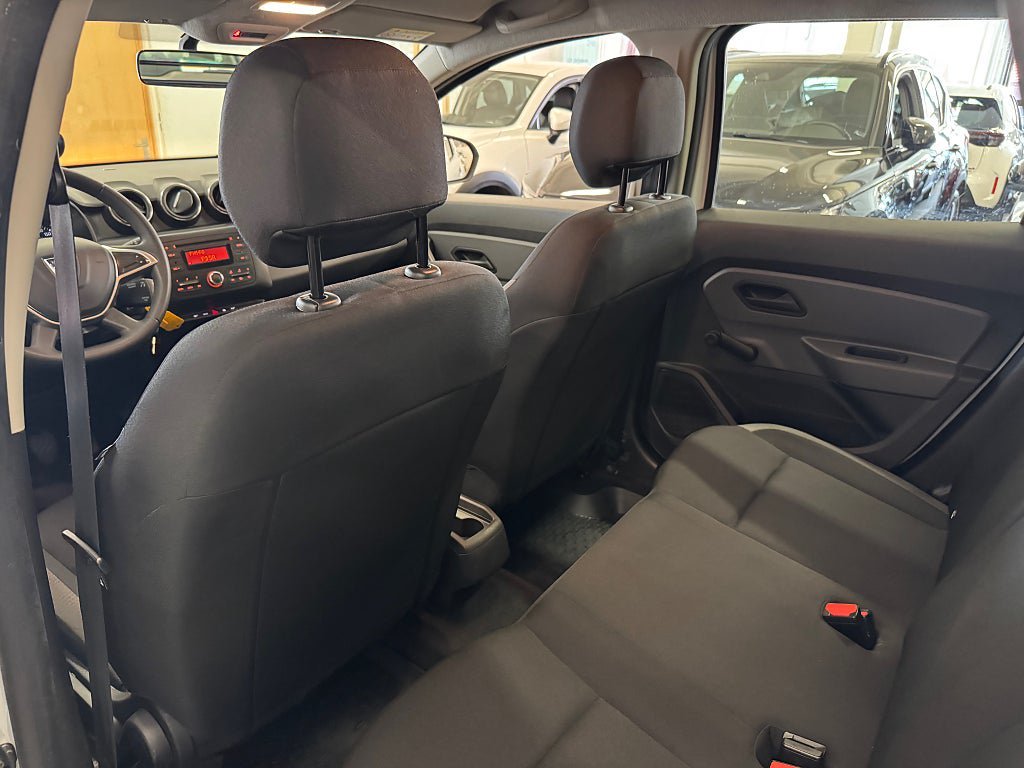 Vehicle Image 17
