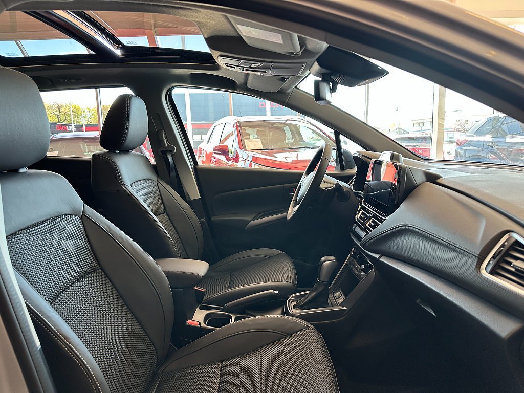Vehicle Image 10