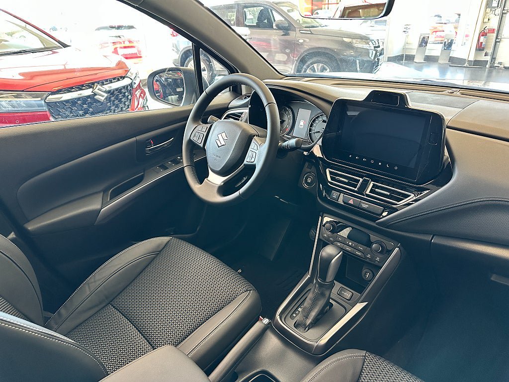 Vehicle Image 11