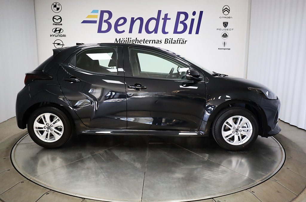 Vehicle Image 12