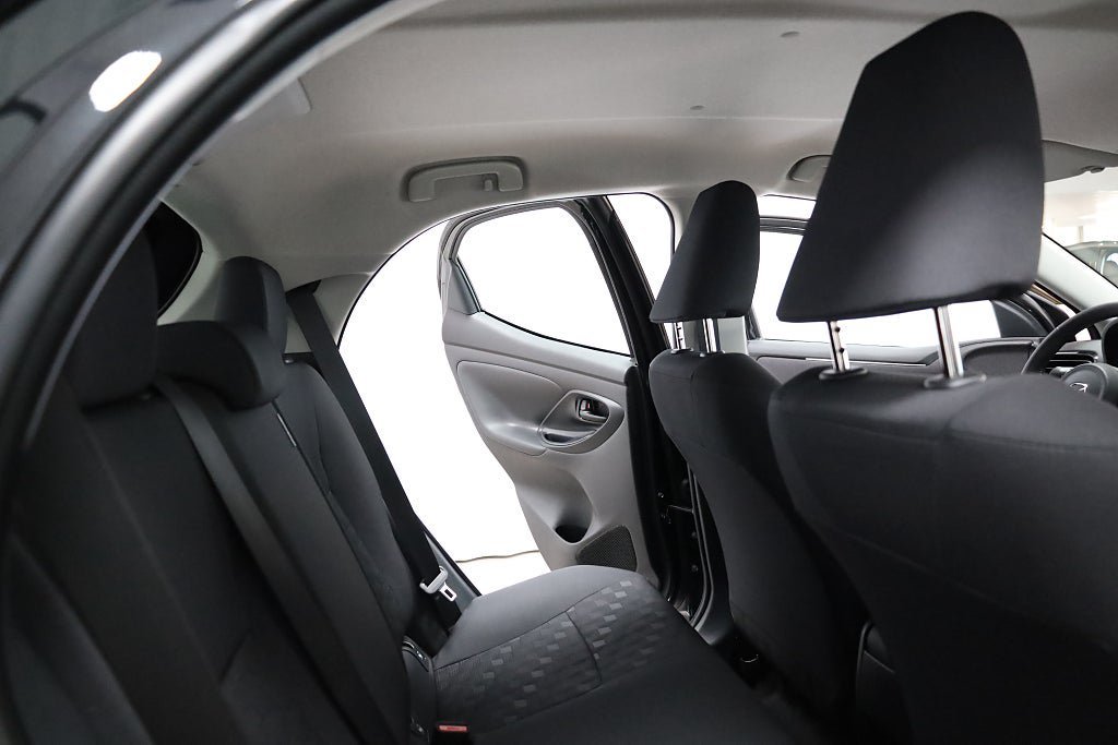 Vehicle Image 15