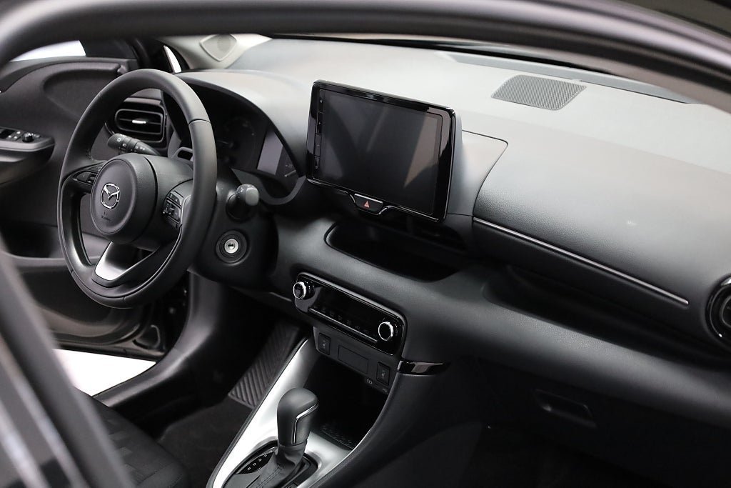 Vehicle Image 16