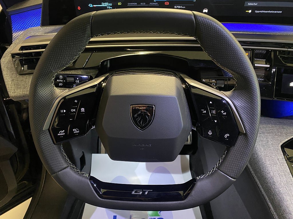 Vehicle Image 24