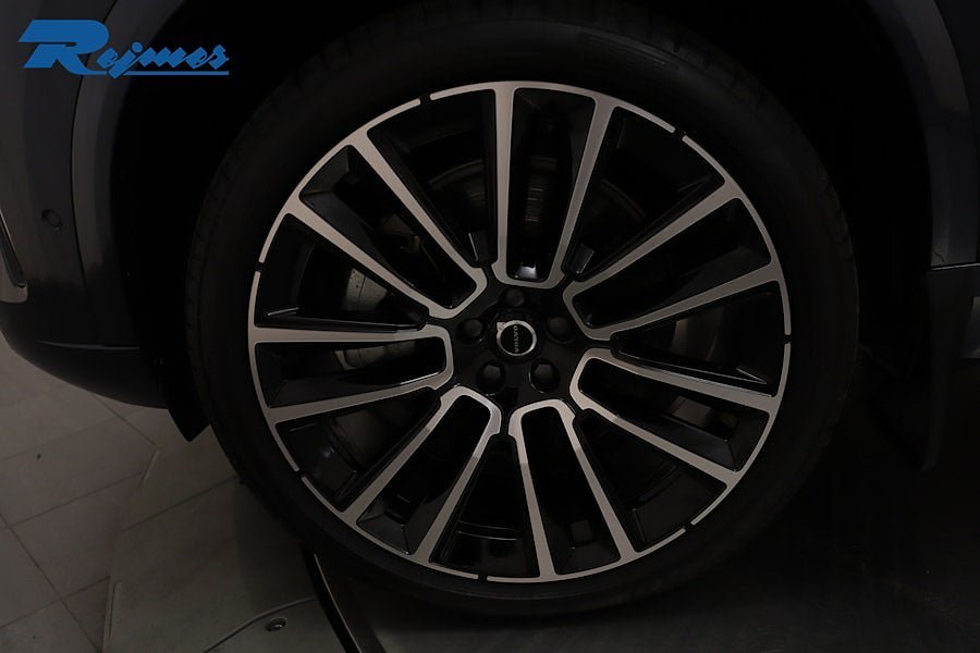 Vehicle Image 21