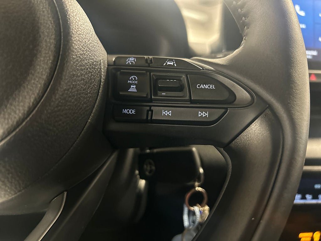 Vehicle Image 19