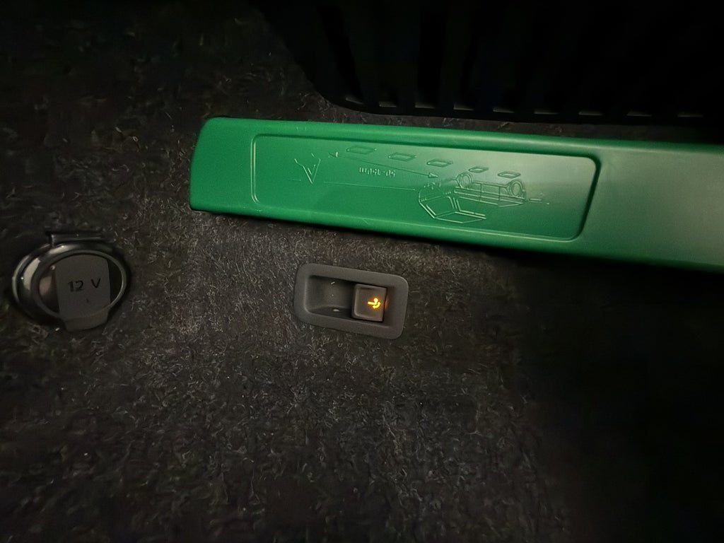 Vehicle Image 25
