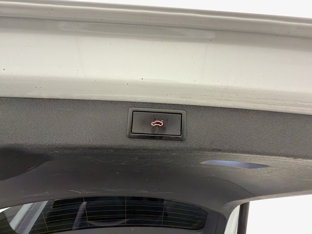 Vehicle Image 26
